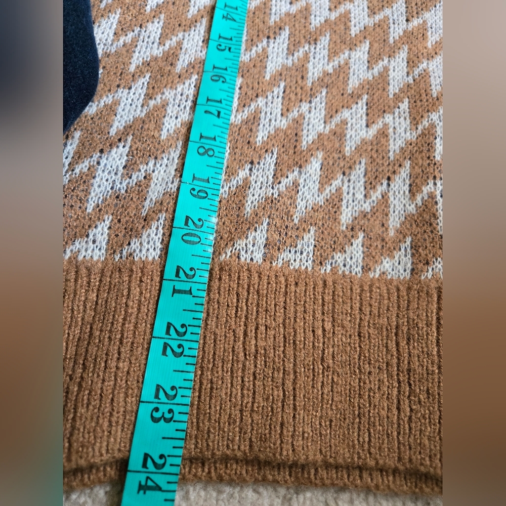 Heartloom Wool Blend Soft Cardigan - Tan and Blue. Size Small - Picture 9 of 9